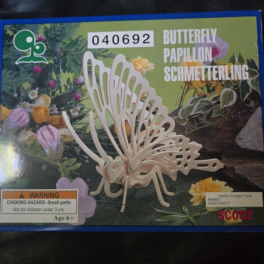 Butterfly wood puzzle sculpture 6+ NEW in box - Picture 3 of 3